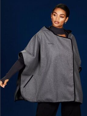 NWOT Her Universe Exclusive Star Wars Ahsoka Fulcrum Hooded Cape